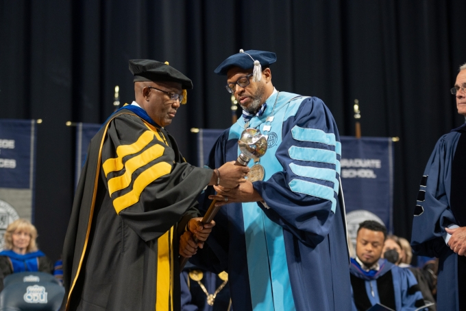 9th inauguration president mace picture